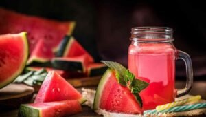 Suco Natural De Melancia Refrescante com Limão e Hortelã